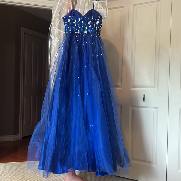 Prom dress - Picture 3 of 3